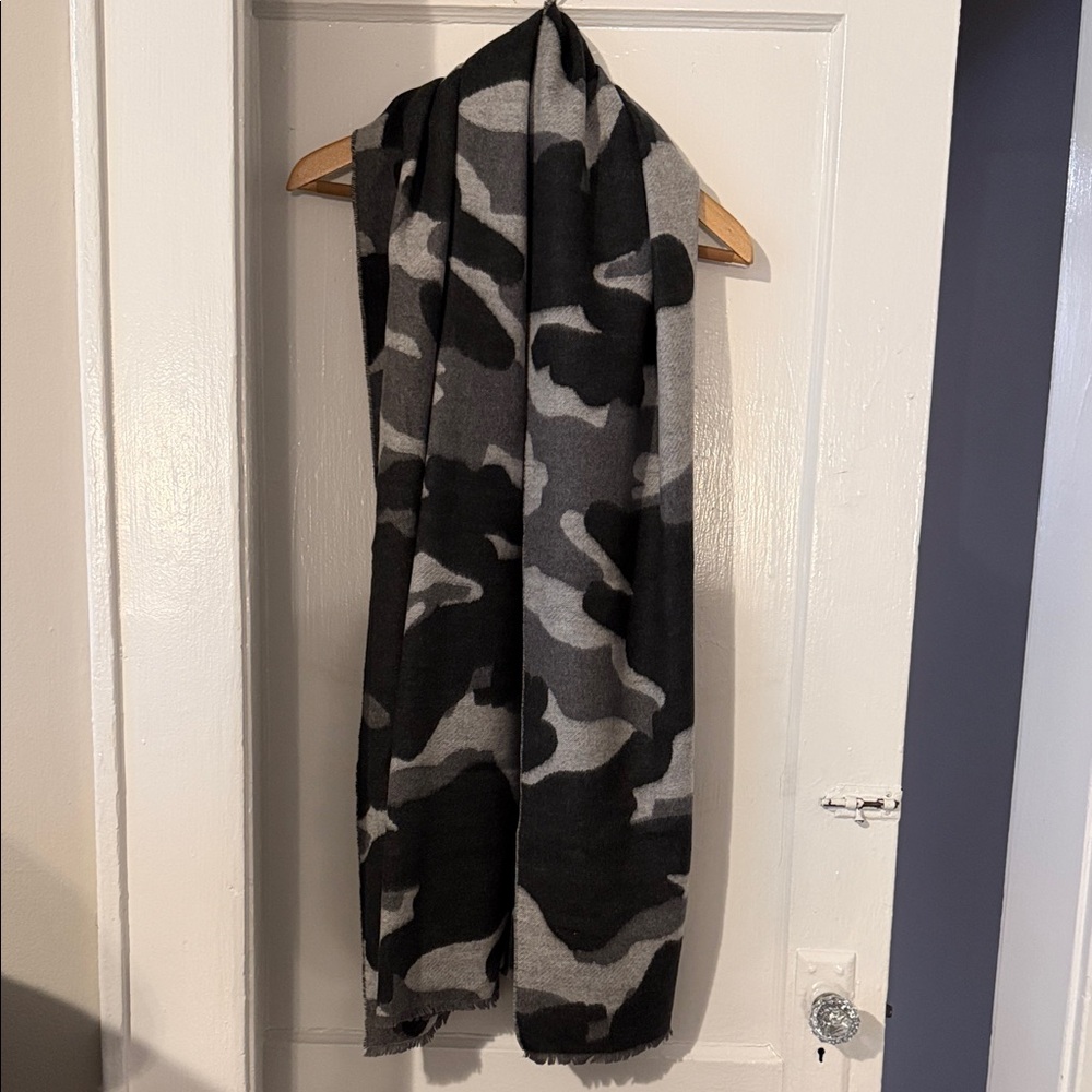 NWOT Aqua Black and Gray Camouflage Scarf